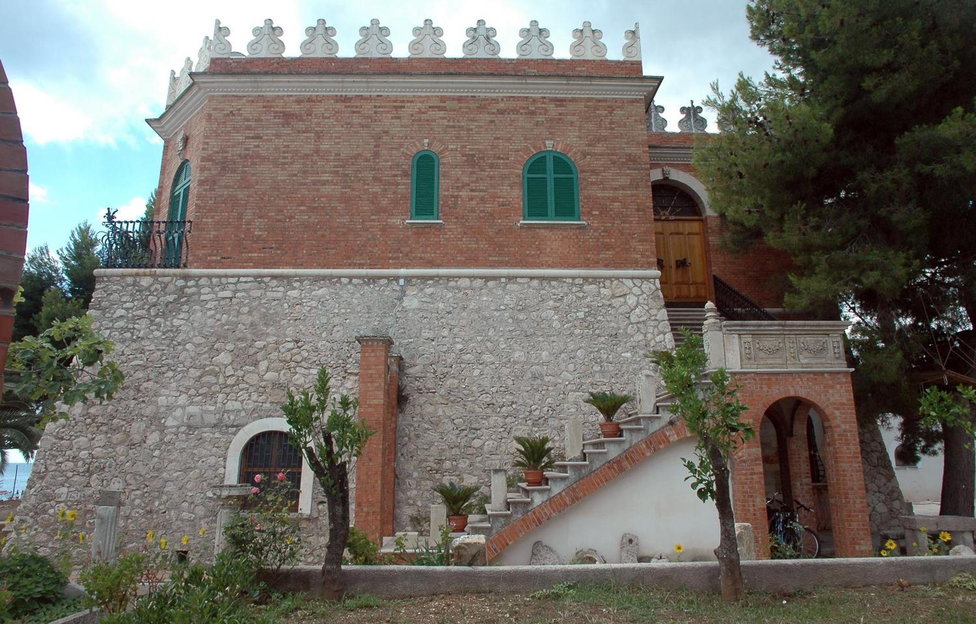 B & B Torre Saracena Mattinata Exterior photo